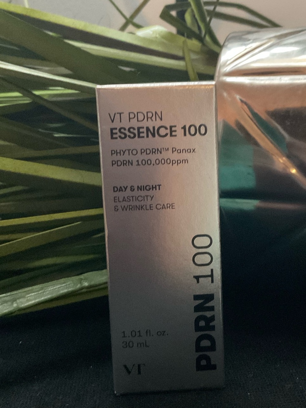 VT Essence 100 Day & Night Serum -